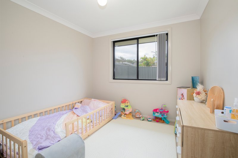 Photo - 41 Billabong Drive, Cameron Park NSW 2285 - Image 7