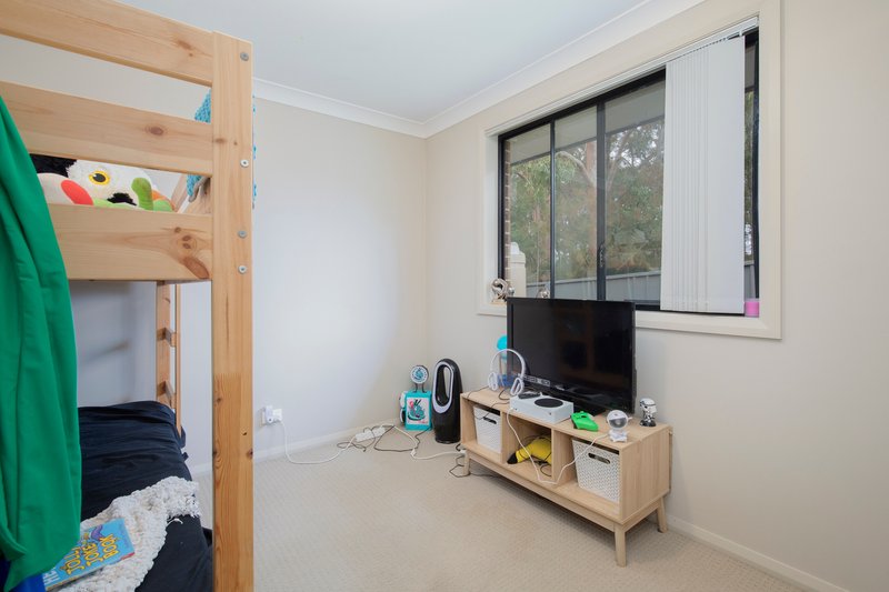 Photo - 41 Billabong Drive, Cameron Park NSW 2285 - Image 8