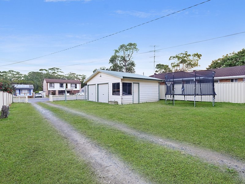 Photo - 41 Birdwood Drive, Blue Haven NSW 2262 - Image 3