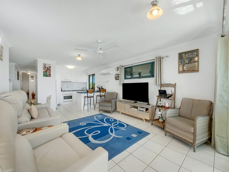 Photo - 41 Booth Avenue, Tannum Sands QLD 4680 - Image 5