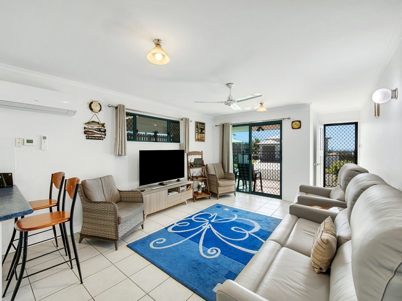 Photo - 41 Booth Avenue, Tannum Sands QLD 4680 - Image 6