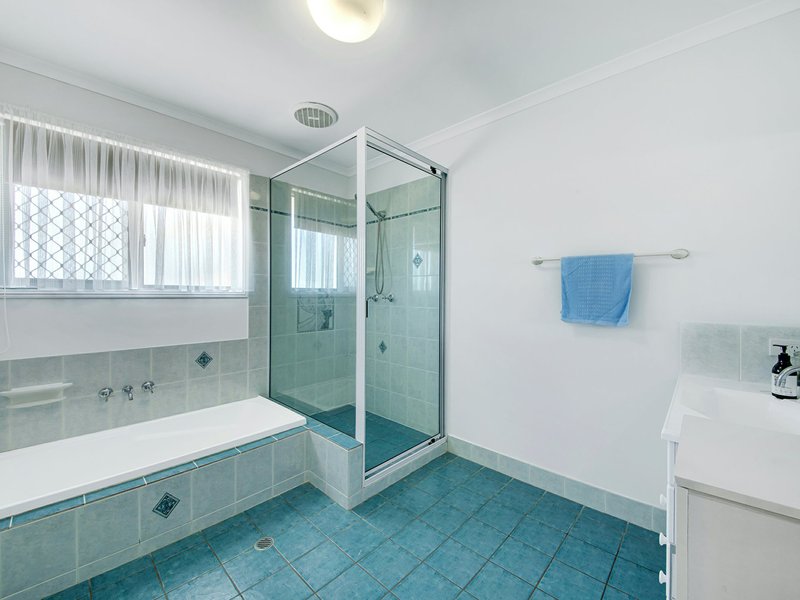 Photo - 41 Booth Avenue, Tannum Sands QLD 4680 - Image 13