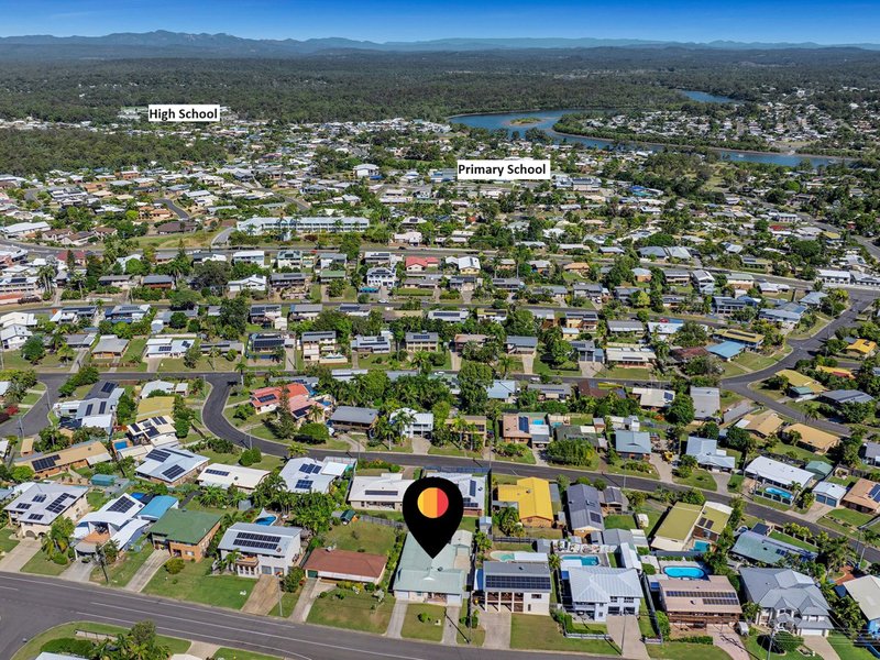 Photo - 41 Booth Avenue, Tannum Sands QLD 4680 - Image 17