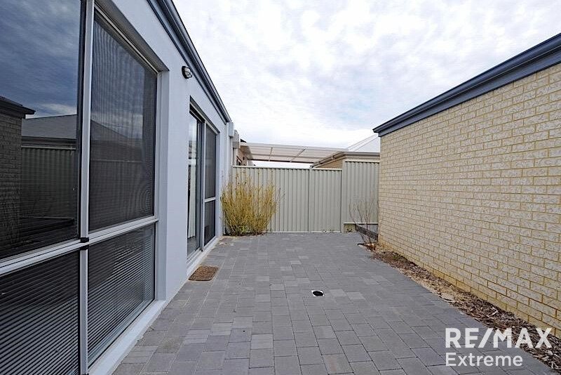 Photo - 41 Bowline Avenue, Alkimos WA 6038 - Image 8