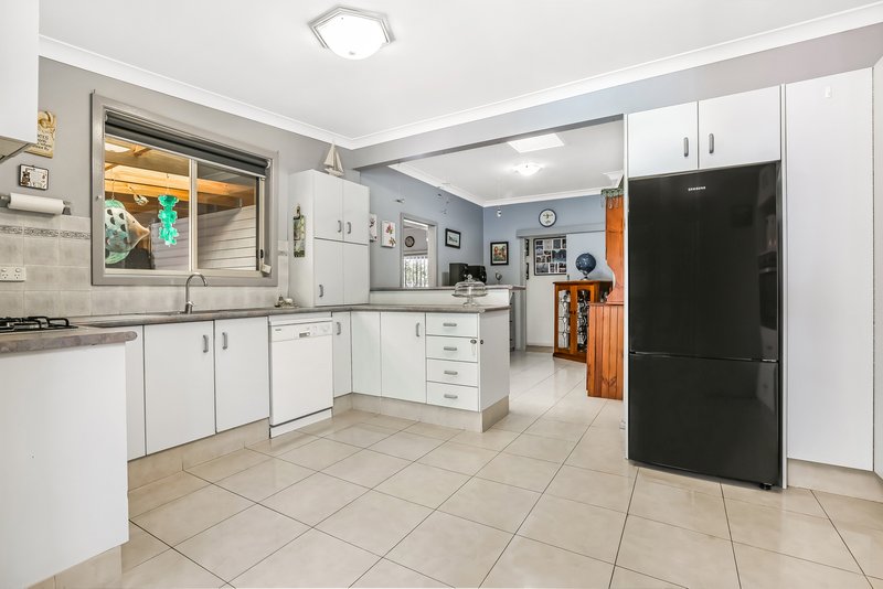 Photo - 41 Brook St , Dapto NSW 2530 - Image 3