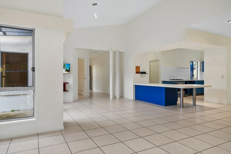 Photo - 41 Burgess Drive, Tewantin QLD 4565 - Image 3