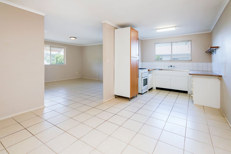 Photo - 41 Burlington Street, Holland Park QLD 4121 - Image 8