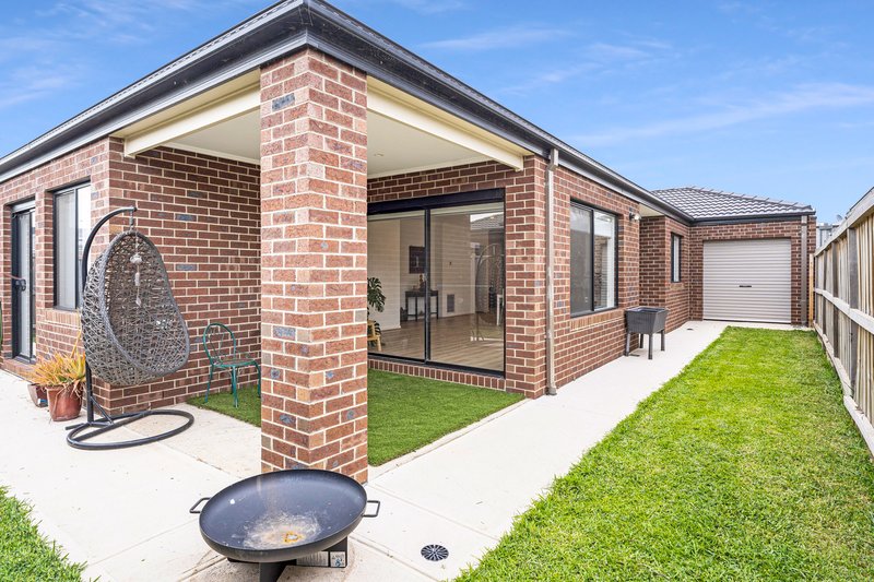 Photo - 41 Bursa Drive, Wyndham Vale VIC 3024 - Image 9