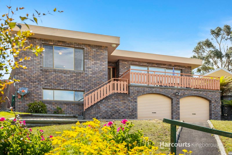 Photo - 41 Calder Crescent, Blackmans Bay TAS 7052 - Image 2