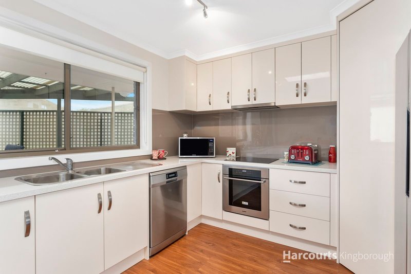 Photo - 41 Calder Crescent, Blackmans Bay TAS 7052 - Image 12