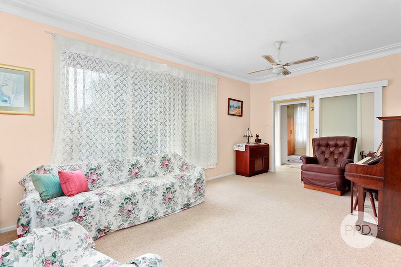 Photo - 41 Caledonia Crescent, Peakhurst NSW 2210 - Image 2