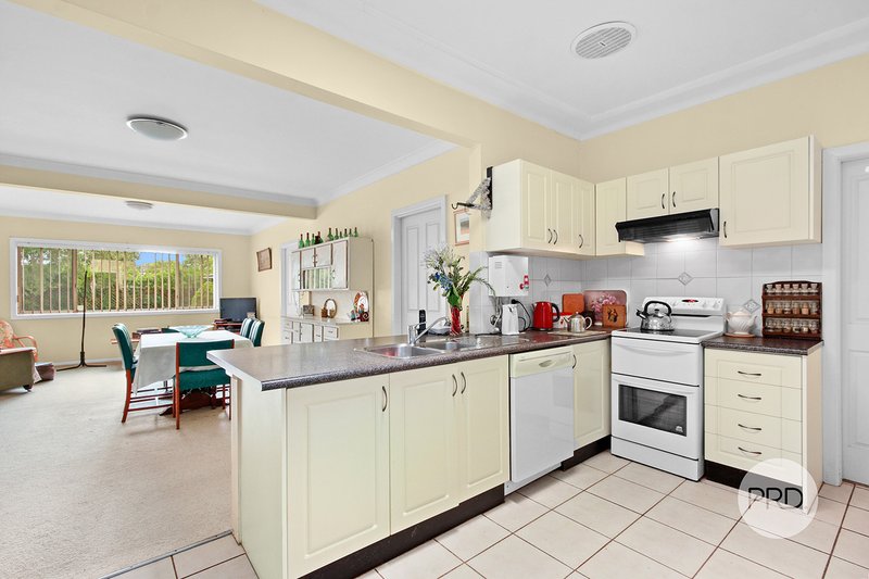 Photo - 41 Caledonia Crescent, Peakhurst NSW 2210 - Image 8