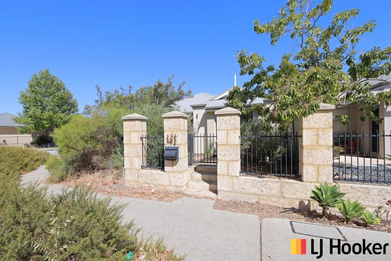 Photo - 41 Camden Boulevard, Aubin Grove WA 6164 - Image 2