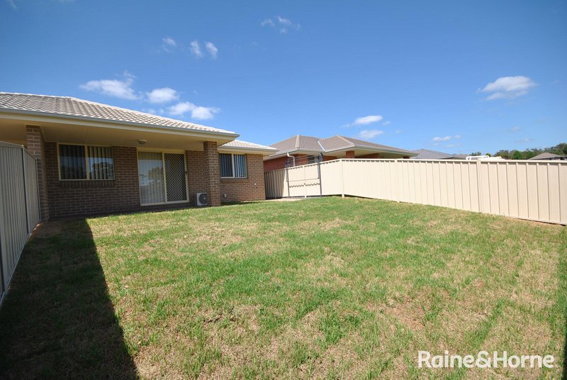 Photo - 41 Candlebark Close, West Nowra NSW 2541 - Image 3