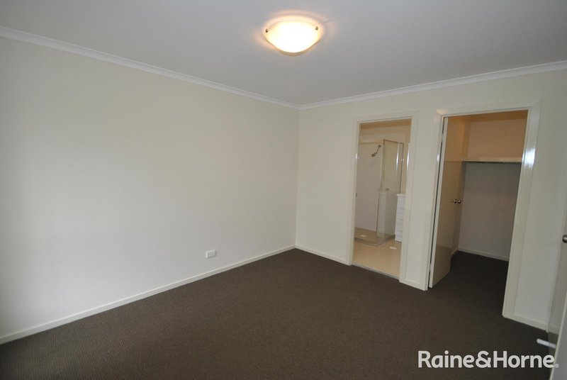 Photo - 41 Candlebark Close, West Nowra NSW 2541 - Image 5