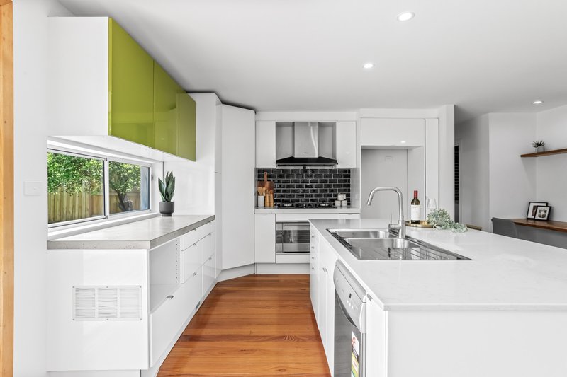 Photo - 41 Canora Street, Blackburn South VIC 3130 - Image 7