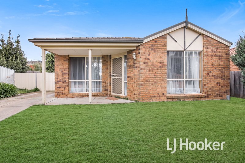 Photo - 41 Central Parkway, Cranbourne West VIC 3977 - Image 11