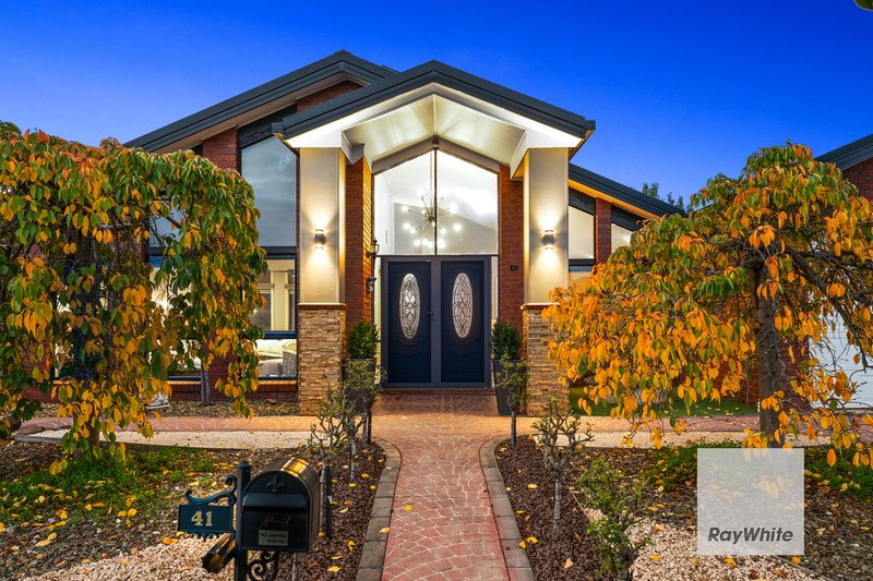 41 Chittenup Bend, Sydenham VIC 3037