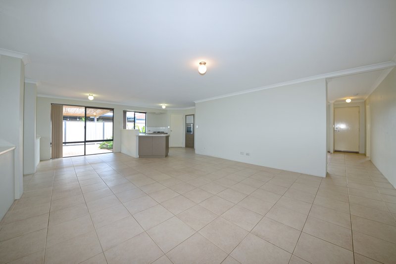 Photo - 41 Collanda Circuit, Carramar WA 6031 - Image 8