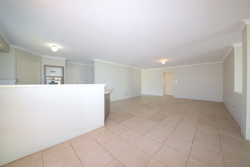 Photo - 41 Collanda Circuit, Carramar WA 6031 - Image 9