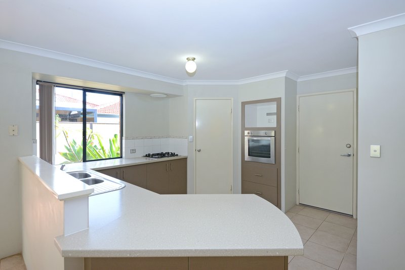 Photo - 41 Collanda Circuit, Carramar WA 6031 - Image 11