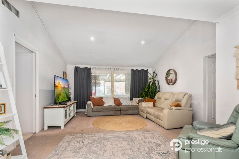 Photo - 41 Como Court, Wattle Grove NSW 2173 - Image 2