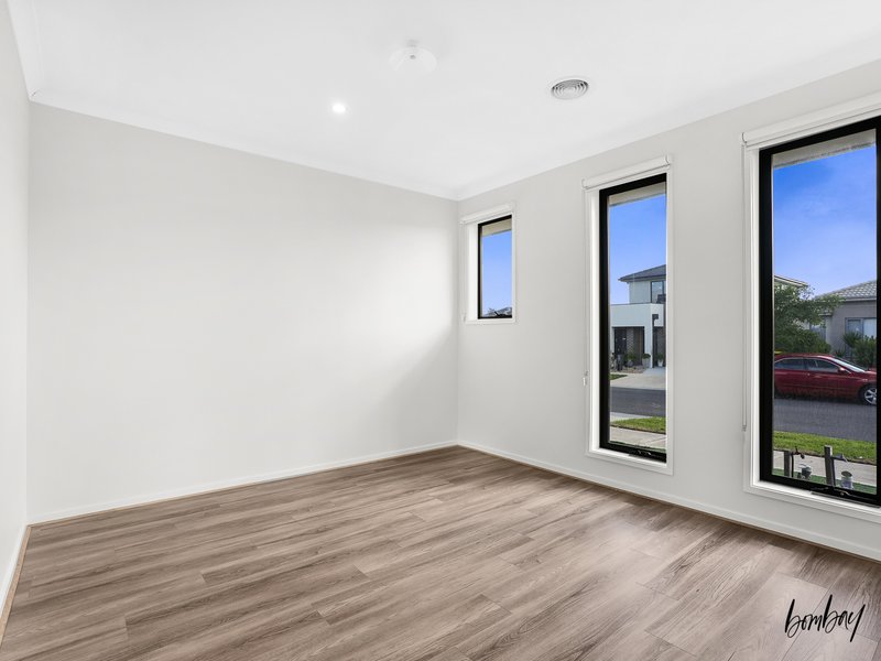 Photo - 41 Coolamon Drive, Craigieburn VIC 3064 - Image 3