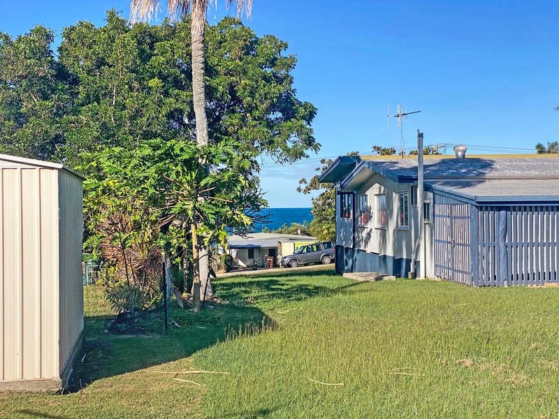 Photo - 41 Cooper Avenue, Campwin Beach QLD 4737 - Image 18