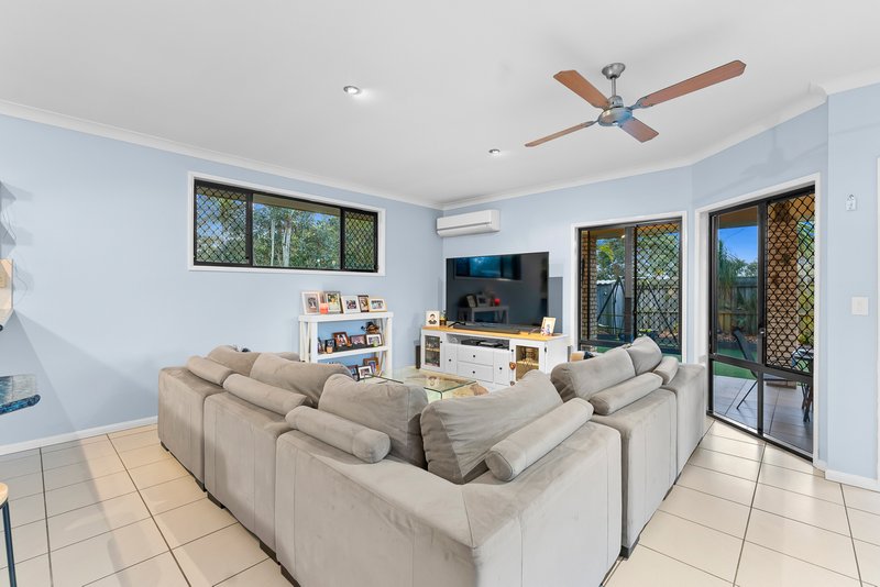 Photo - 41 Cottonwood Circuit, North Lakes QLD 4509 - Image 7