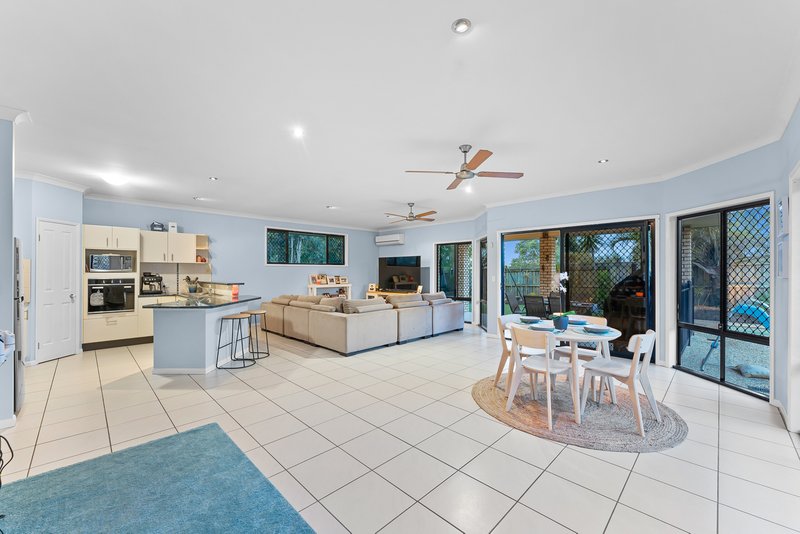 Photo - 41 Cottonwood Circuit, North Lakes QLD 4509 - Image 8