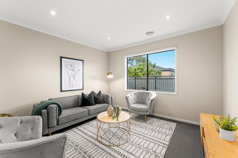 Photo - 41 Craigmoor Crescent, Mernda VIC 3754 - Image 5