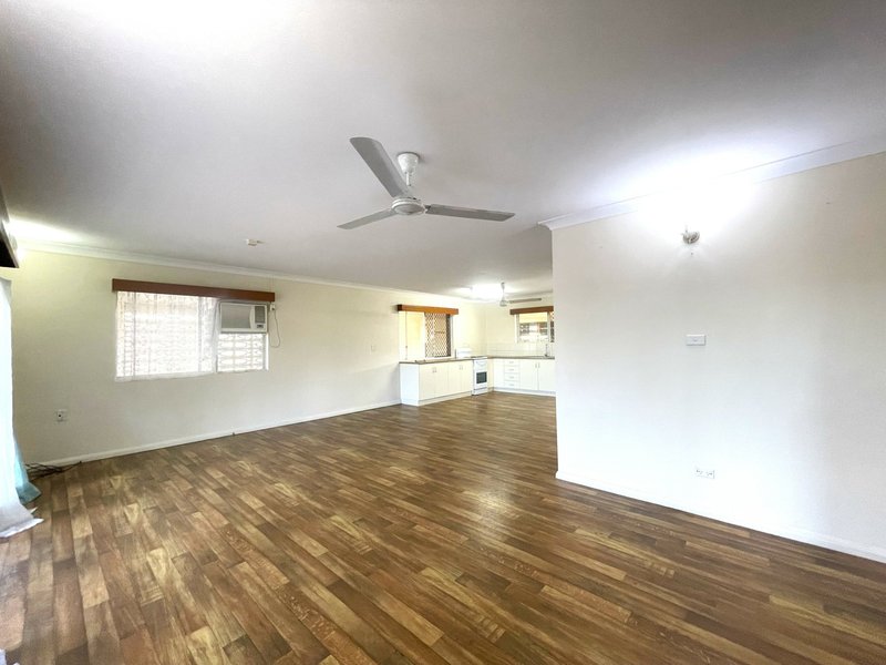 Photo - 41 Creedy Street, Westcourt QLD 4870 - Image 2