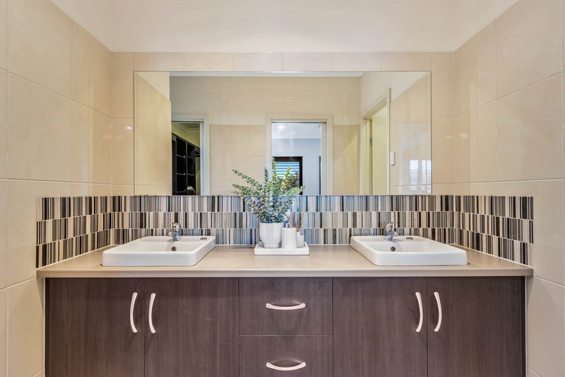 Photo - 41 De Mille Street, Salisbury Downs SA 5108 - Image 9