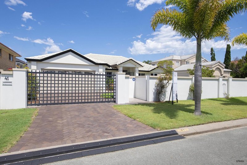 Photo - 41 Deborah Avenue, Benowa Waters QLD 4217 - Image 2