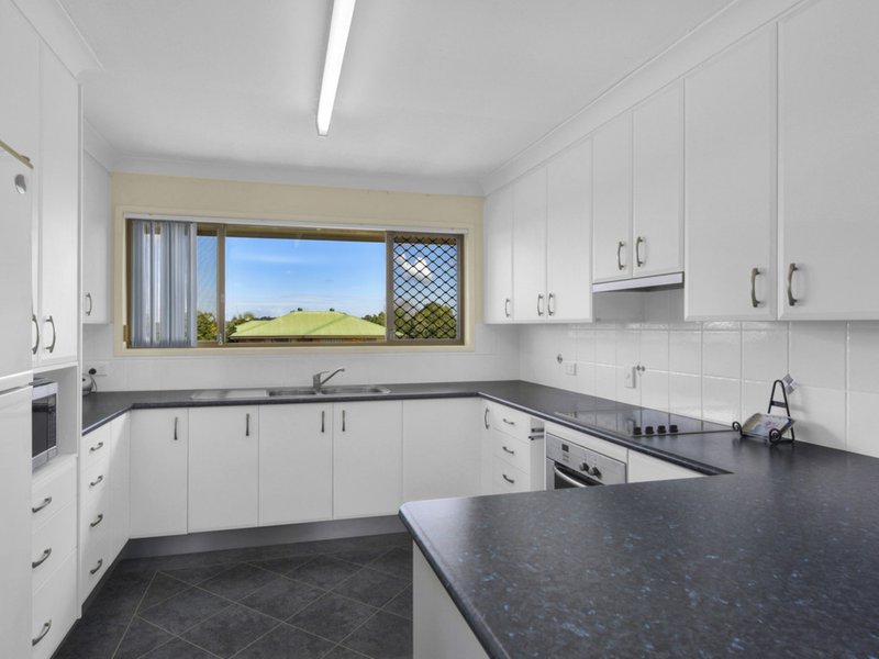 Photo - 41 Denver Road, Carseldine QLD 4034 - Image 6