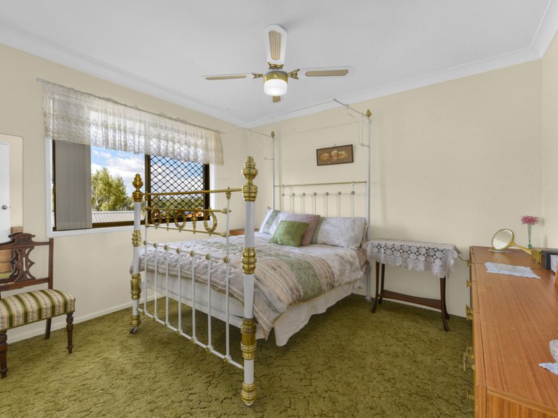 Photo - 41 Denver Road, Carseldine QLD 4034 - Image 7