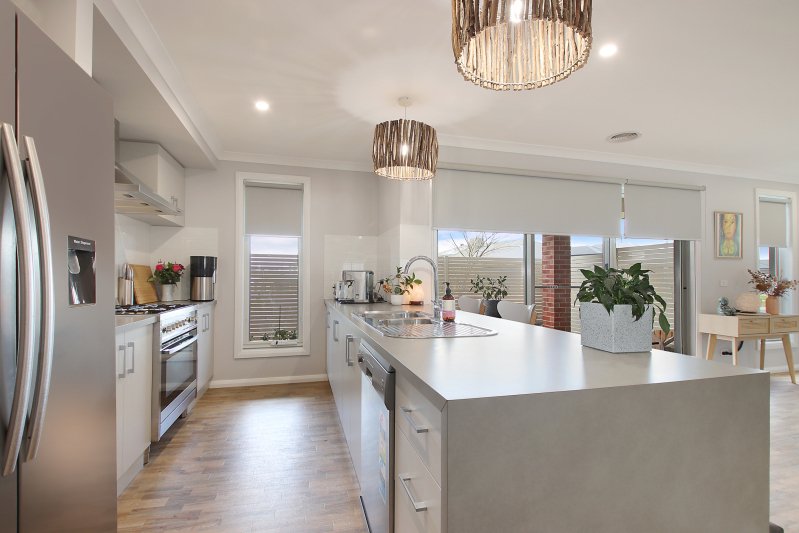 Photo - 41 Derwent Way, West Wodonga VIC 3690 - Image 2
