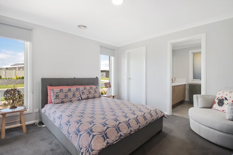 Photo - 41 Derwent Way, West Wodonga VIC 3690 - Image 5
