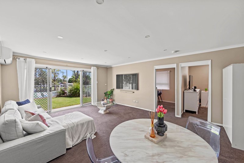 Photo - 41 Dromana Crescent, Helensvale QLD 4212 - Image 11