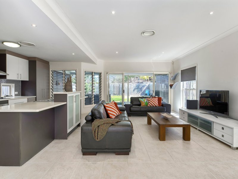 Photo - 41 Edinburgh Castle Road, Kedron QLD 4031 - Image 3