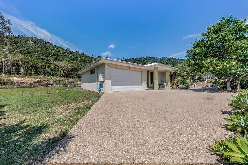 Photo - 41 Endeavour Circuit, Cannonvale QLD 4802 - Image 5