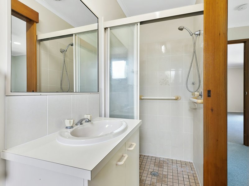 Photo - 41 Endeavour Drive, Banksia Beach QLD 4507 - Image 9