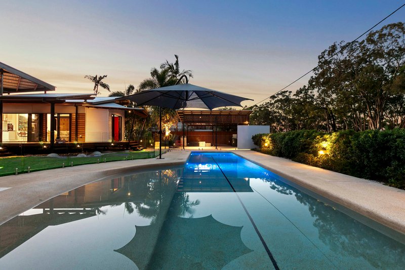 Photo - 41 Esplanade , Point Vernon QLD 4655 - Image 1