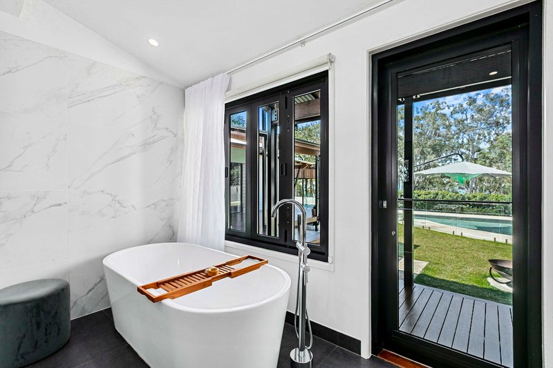 Photo - 41 Esplanade , Point Vernon QLD 4655 - Image 10