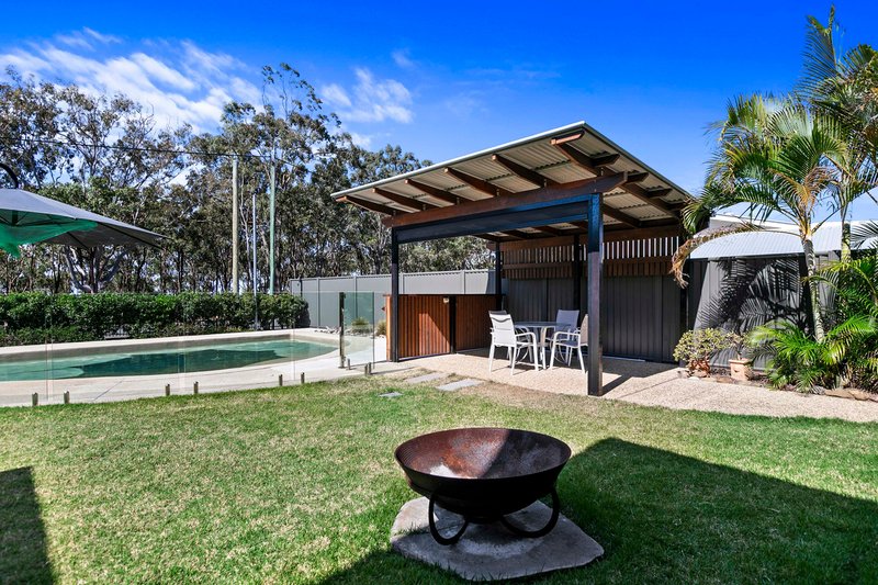 Photo - 41 Esplanade , Point Vernon QLD 4655 - Image 22