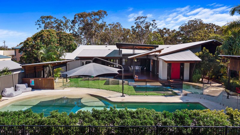 Photo - 41 Esplanade , Point Vernon QLD 4655 - Image 27