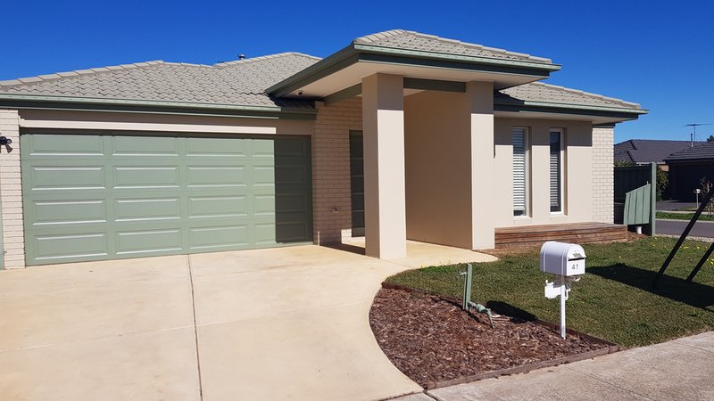 Photo - 41 Evadene Drive, Tarneit VIC 3029 - Image 3