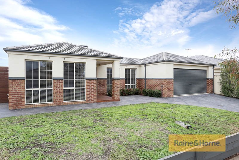 41 Featherhead Way, Melton West VIC 3337