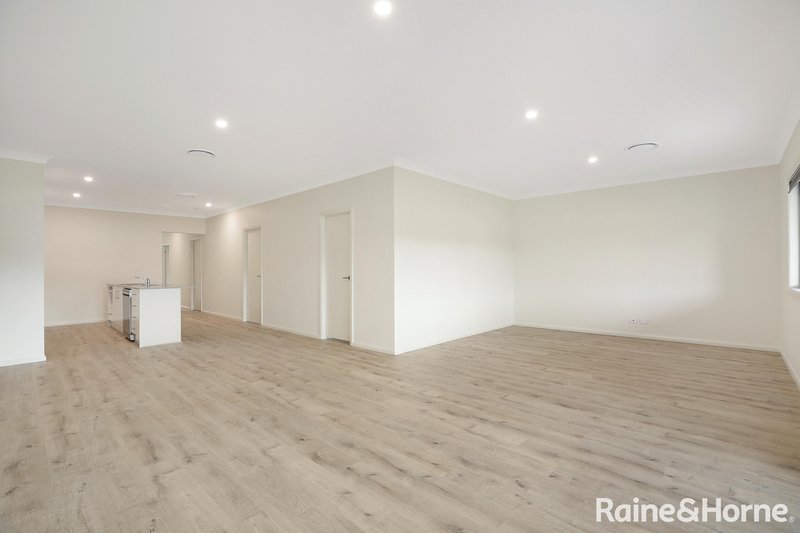 Photo - 41 Ferguson Crescent, Mittagong NSW 2575 - Image 3
