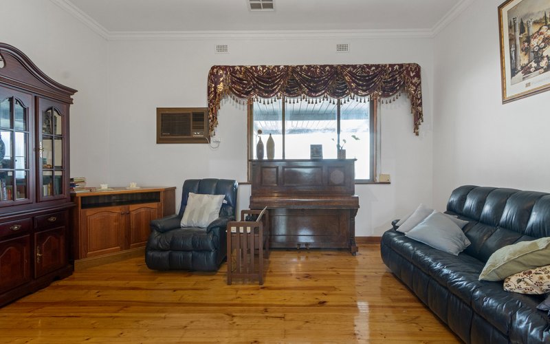 Photo - 41 Findon Road, Woodville South SA 5011 - Image 8